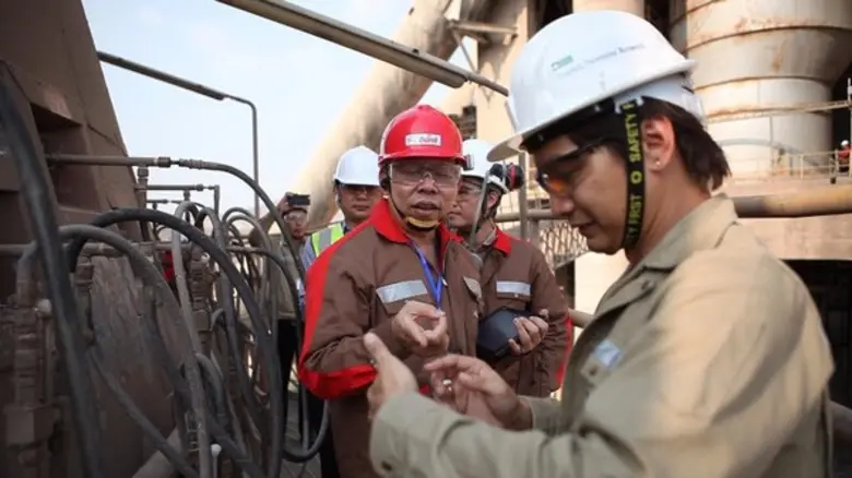 ปูนซีเมนต์นครหลวง เป็นบริษัทแรกในประเทศไท...