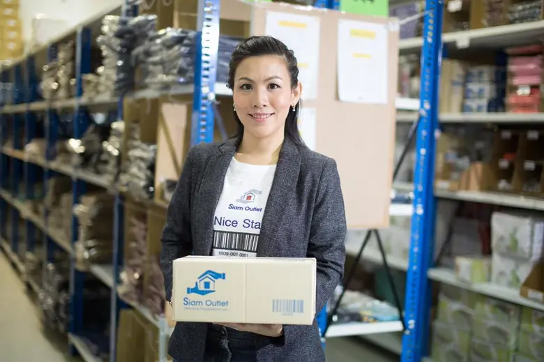 สยาม เอาท์เลต ผู้ให้บริการคลังสินค้าและโล...