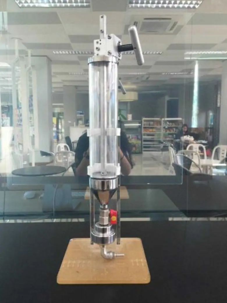 ผู้ช่วยศาสตราจารย์ ดร.ธรรมศักดิ์ โรจน์วิร...