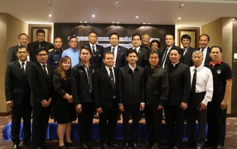 พลเรือตรี ปิยะ อาจมุงคุณ ผู้ว่าการสถาบันก...