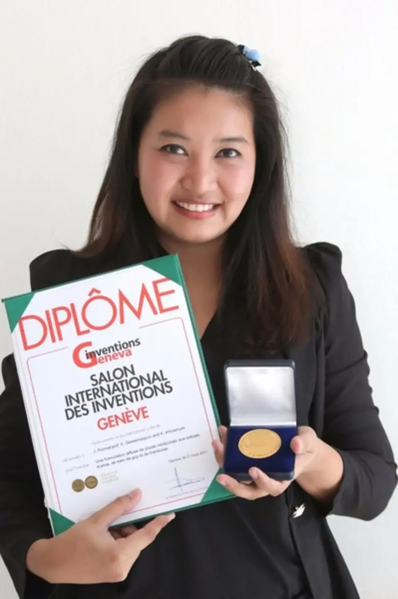 อาจารย์คณะวิทยาศาสตร์ ม.ร. คว้ารางวัลเหรี...