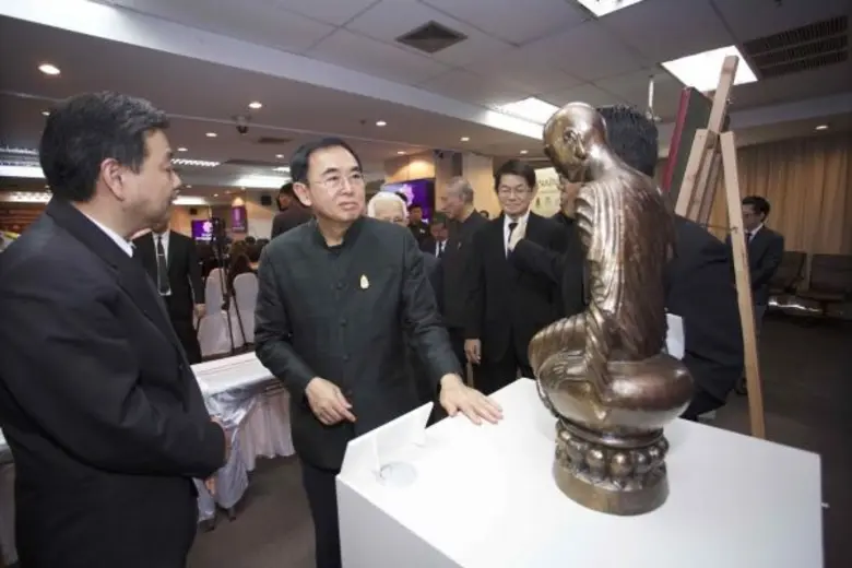 วธ.จับมือหน่วยงานด้านพุทธศาสนาจัดนิทรรศการ “สัทธรรมปุณฑริกสูตร” 3 พ.ค.-28 มิ.ย. นี้ โชว์โบราณวัตถุ-คัมภีร์พุทธศาสนาเก่าแก่-ภาพวาดมรดกโลกจำลอง หนุนคนไทยเรียนรู้หลักพุทธศาสนา สร้างสังคมคุณธรรม-ปรองดองสมานฉันท์