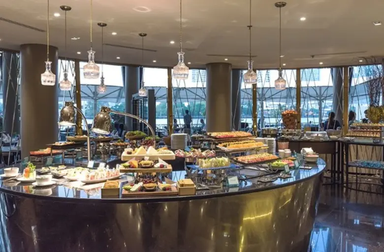 เชฟแอนดรูว์ บราวน์ พ่อครัวใหญ่ ของโรงแรมช...