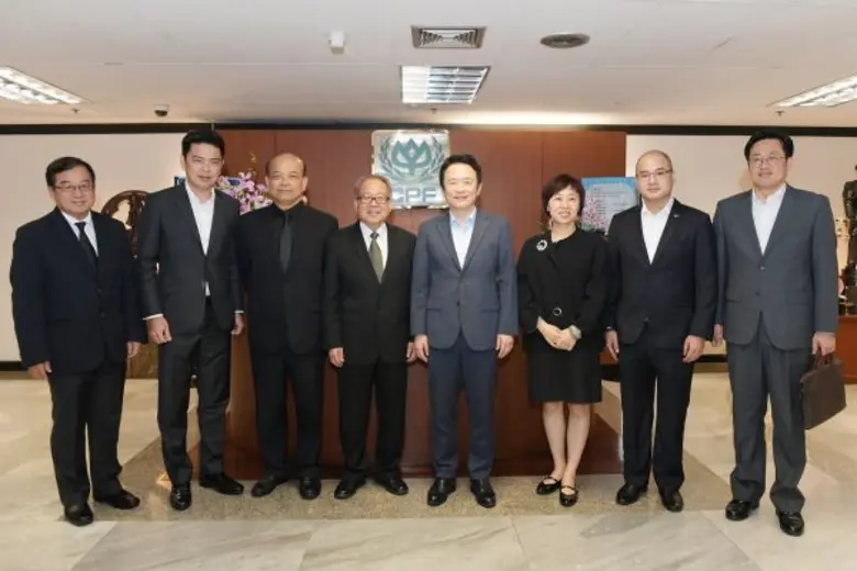 นายวีรชัย รัตนบานชื่น (ที่ 4 จากซ้าย) ประ...