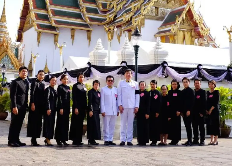 สุชาติ เจียรานุสสติ (กลาง) ประธานที่ปรึกษ...