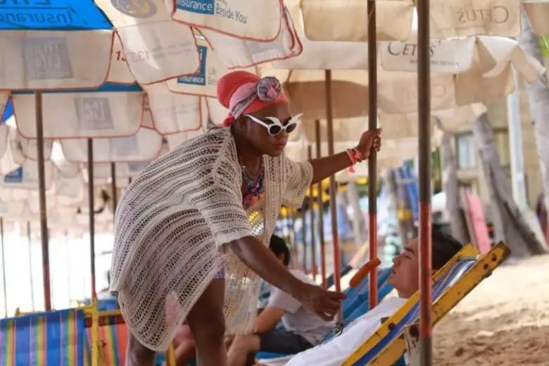 Movie Guide: คนดูเทใจ “รัศมีแข” ฮาลั่น....!!! ขำกร้ากกกก....!! “ไทยแลนด์โอนลี่ #เมืองไทยอะไรก็ได้” นี่แหละ หนังฮาเวอร์แห่งปี.....!!!