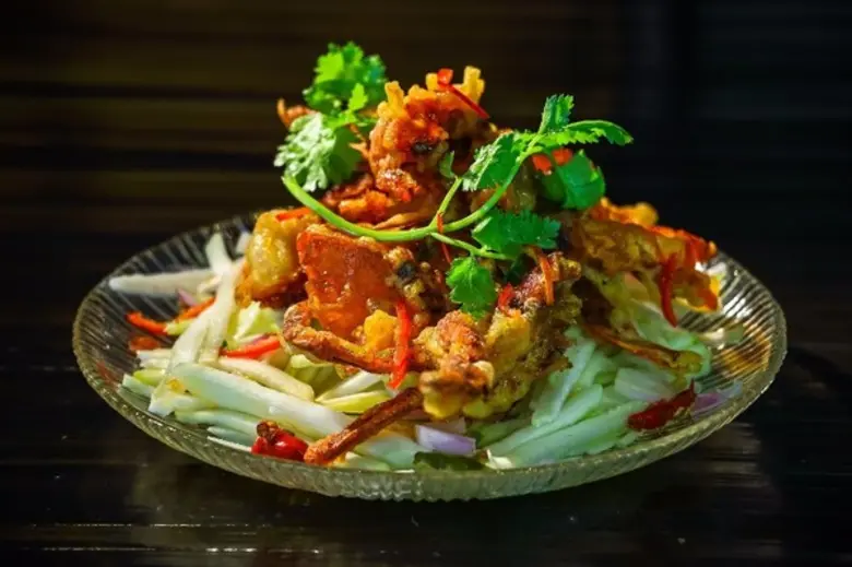 ห้องอาหารเอราวัณ ที รูม โดยหัวหน้าเชฟอัจฉ...