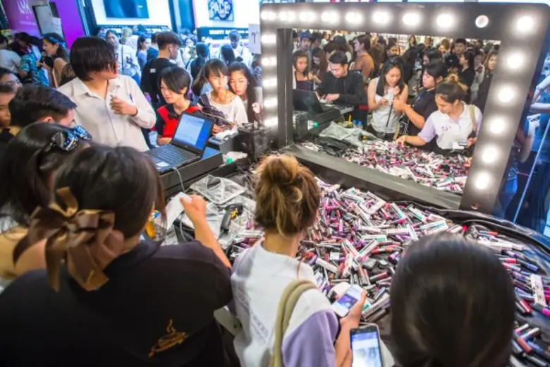 อลังเว่อออร์! NYX เล่นใหญ่ไม่หยุด จัดแกรนด์โอเพนนิ่ง NYX Boutique สาขา สีลม คอมเพล็กซ์