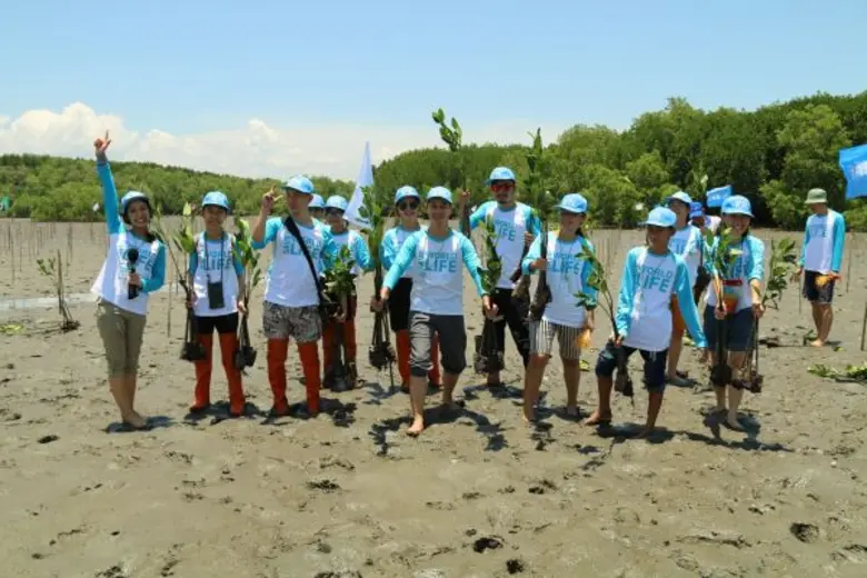 ช่อง 7 สี ส่งนักแสดง-ผู้ประกาศข่าว-พิธีกร ร่วมกิจกรรม “ปันรัก ชวนอนุรักษ์ป่าชายเลน”