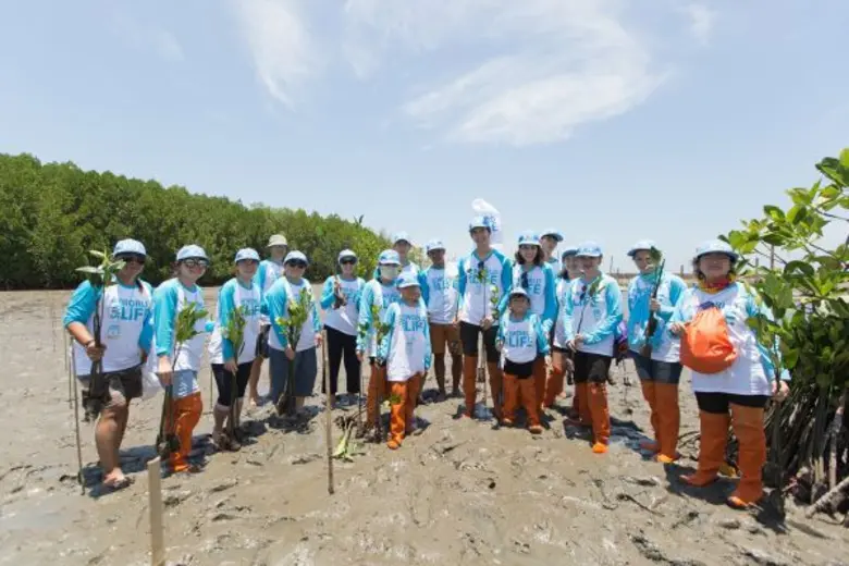 ช่อง 7 สี ส่งนักแสดง-ผู้ประกาศข่าว-พิธีกร ร่วมกิจกรรม “ปันรัก ชวนอนุรักษ์ป่าชายเลน”