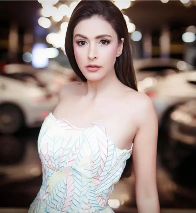 ศรีริต้านำทีมนางแบบดังร่วมเดินแฟชั่นโชว์ งาน Wedding Fair 2017 By NEO 8 - 11มิถุนายนนี้