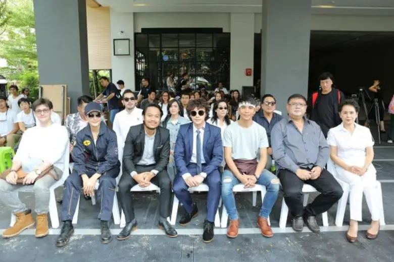 สหมงคลฟิล์ม เปิดบวงสรวงภาพยนตร์ “นายไข่เจียว เสี่ยว ตอปิโด” นำโดย ก้อง ห้วยไร่ – เซฟฟานี่ - สิงโต นำโชค พร้อมกำกับความฮาโดย โต๊ะ พันธมิตร