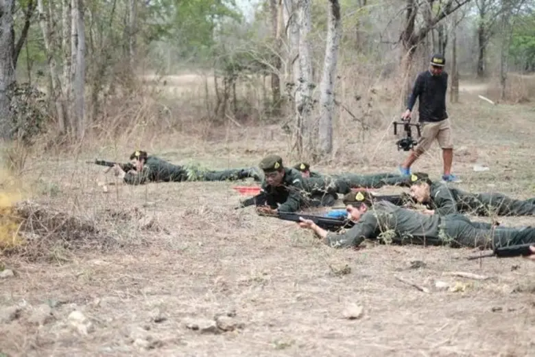 ทีวีไกด์: รายการ “รถโรงเรียน High School Reunion” สั่นหนัก!!! “พายไก่-เจนนี่-ซิง-ม่อน” เจอโดดหอ 34 ฟุต ใน “รถโรงเรียน High School Reunion” 7 พ.ค.นี้