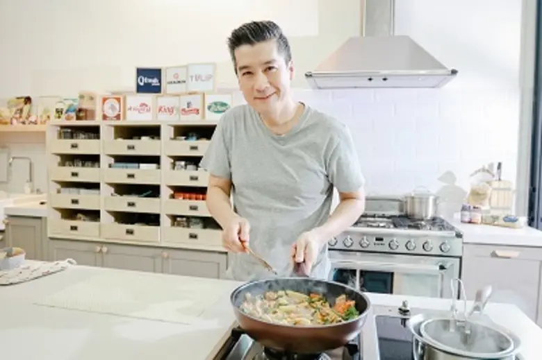 ทีวีไกด์: รายการ "พลพรรคนักปรุง" 'เชฟพล’ หมักปลาแซลมอนทำเมนูอร่อย