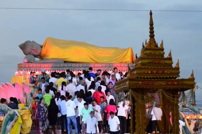 นครปฐมจัดยิ่งใหญ่ 124 ปี อัฏฐมีบูชา พิธีถ...