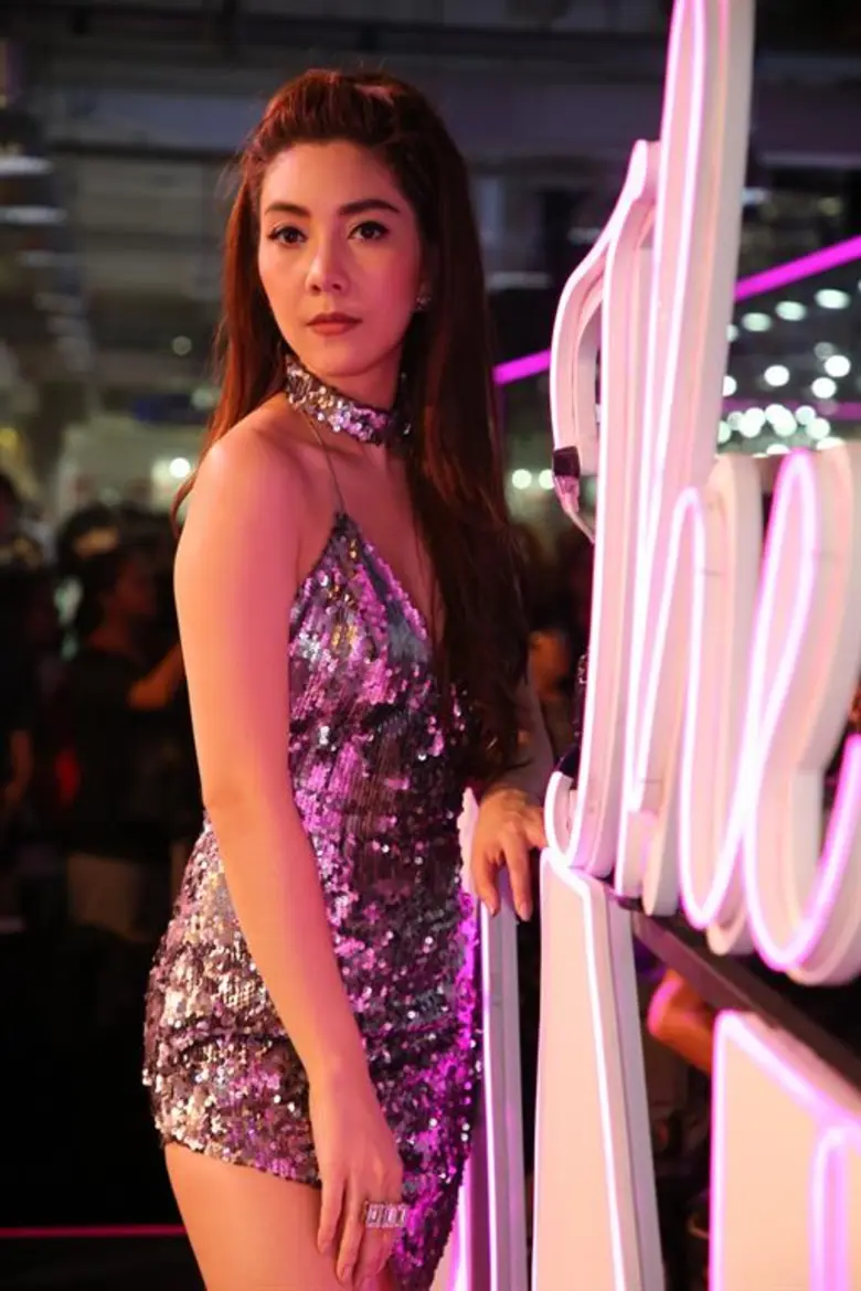 “วุ้นเส้น” นำทัพนางเอกรุ่นน้อง “มิว-เต้ย-ออม-เอสเธอร์” เดินแฟชั่นโชว์สุดเท่ ฉลองเปิด EVEANDBOY The Underground