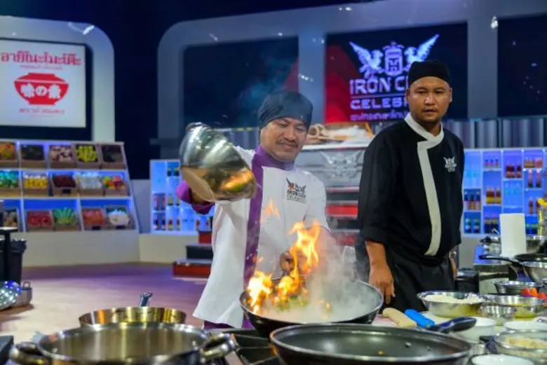 ทีวีไกด์: รายการ "เชฟกระทะเหล็ก ประเทศไทย" “กิ๊บซี่” งัดสูตรเด็ดดวลเดือดหวังดับ “อู๊ด” รอบตัดเชือก...สุดยอดเซเลบริตี้เชฟ เชฟกระทะเหล็กประเทศไทย