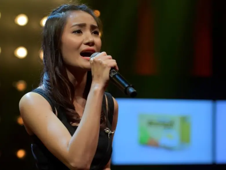 "เปิดม่านลูกทุ่งมหานคร" รายการประกวดร้องเ...