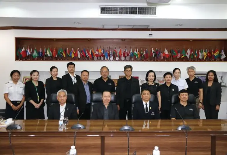 พลเรือตรี ปิยะ อาจมุงคุณ ผู้ว่าการสถาบันก...