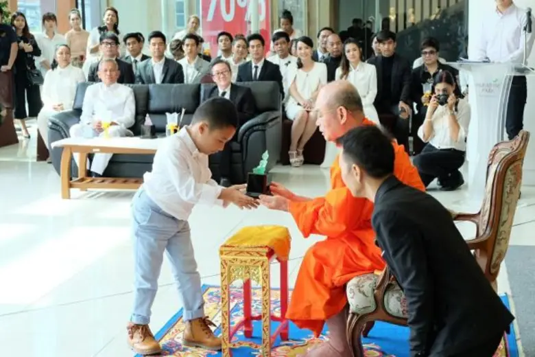 'เจ็ม ชมพูนุช – น้องภูมิ ไมค์ทองคำเด็ก’ ปลื้ม ได้รับรางวัลทูตพระพุทธศาสนาวิสาขบูชาโลก2560