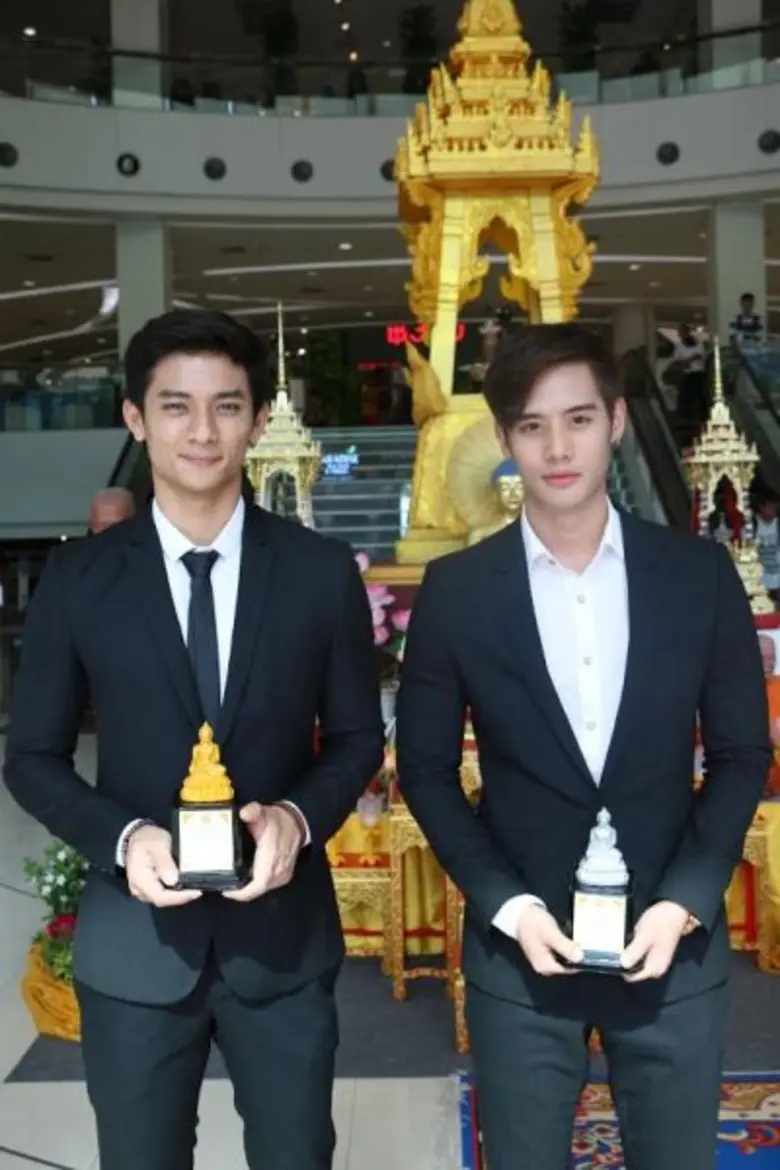 สุดปลื้ม “แจ๊ค จักรพันธ์ – โซ่ ธัชพล” จากละคร “ที่หนี้มีรัก” ทางช่อง 3เข้ารับรางวัลทูตพระพุทธศาสนาวิสาขบูชาโลก 2560
