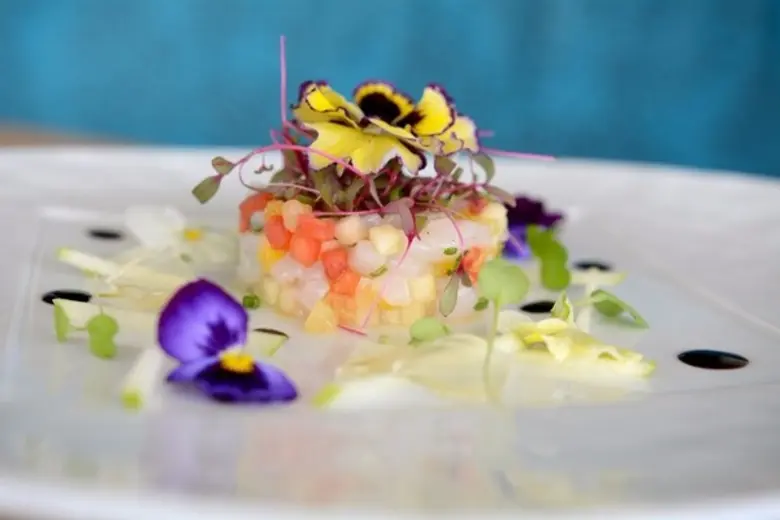 22 คิทเช่น แอนด์ บาร์ ห้องอาหารบนชั้นสูงส...