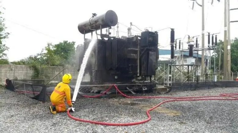 ปภ. โดย ศูนย์ ปภ.เขต 1 ปทุมธานี ร่วมระงับเหตุเพลิงไหม้หม้อแปลงไฟฟ้า จังหวัดพระนครศรีอยุธยา