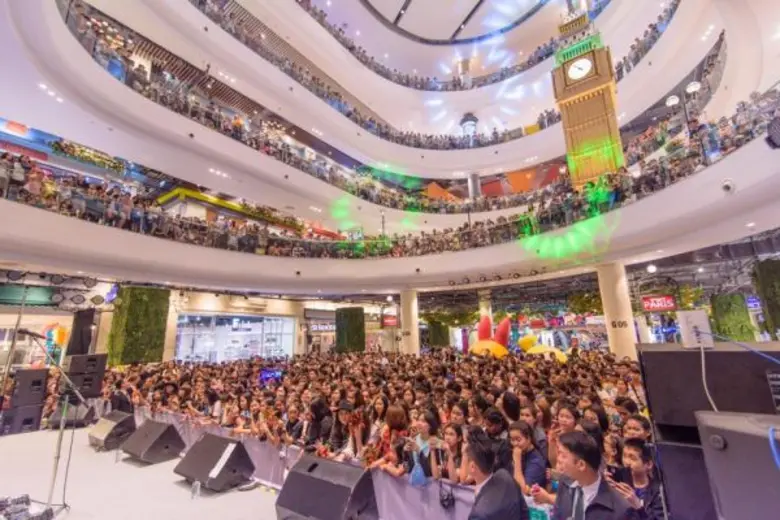 "หน้ากากทุเรียน" บุก เทอร์มินอล 21 โคราช พร้อมโชว์มินิคอนเสิร์ตสุดเอ็กคลูซีฟ เซอร์ไพร์ส์ชาวโคราช!!!!