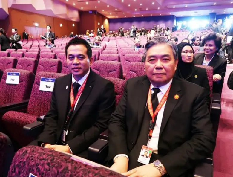 นายอภิศักดิ์ ตันติวรวงศ์ รัฐมนตรีว่าการกร...