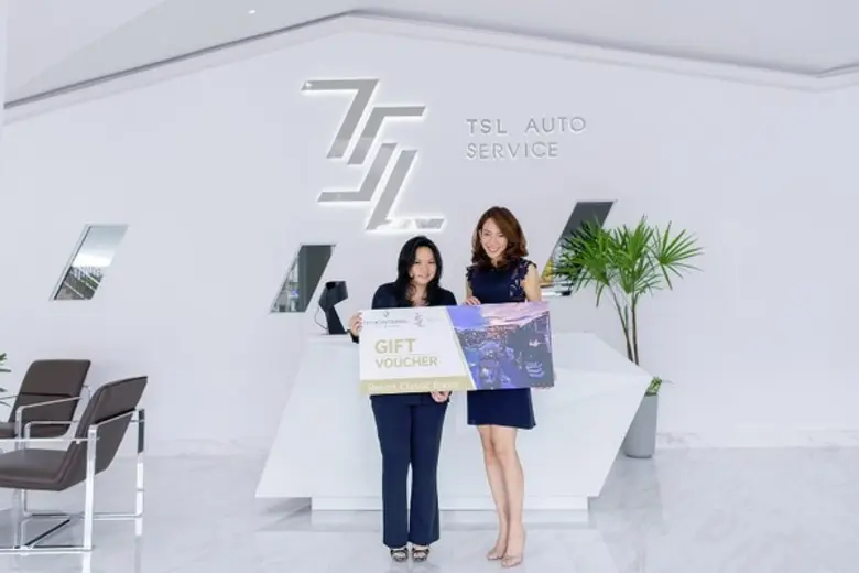 คุณสุรีย์ภรณ์ อุดมผลวณิช ประธานเจ้าหน้าที...