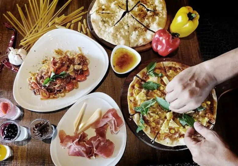 ดื่มด่ำบรรยากาศหรูด้วยอิตาเลี่ยนบุฟเฟ่ต์ใ...