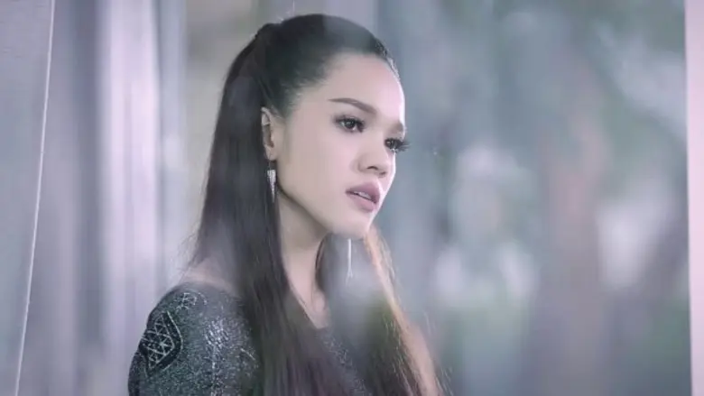 เป็นเรื่องราววุ่นๆ ของวัยรุ่นวัยรัก ที่พอ...