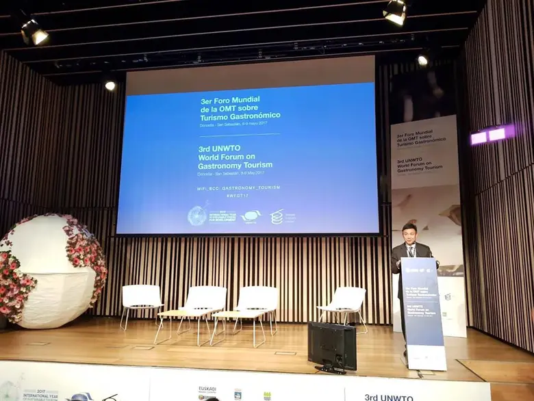 นายพงษ์ภาณุ เศวตรุนทร์ ปลัดกระทรวงการท่อง...