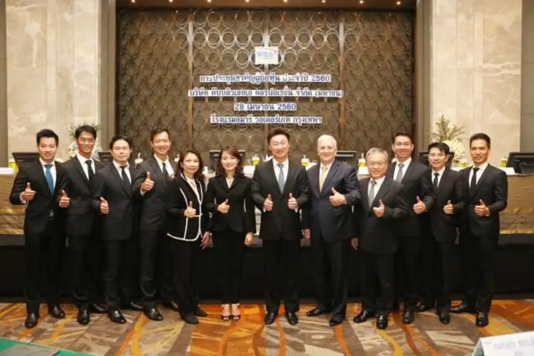 นายแพทย์สมยศ อนันตประยูร ประธานกรรมการ (ก...