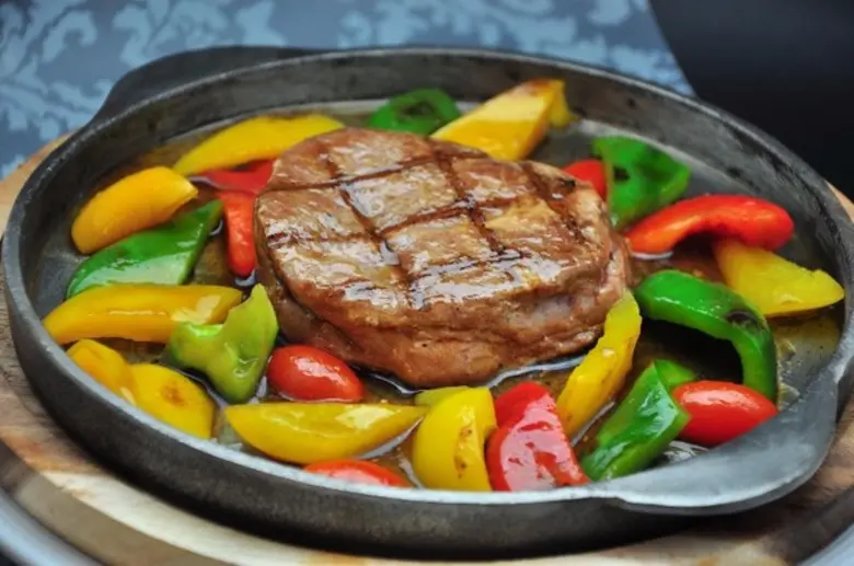 ห้องอาหารทิโวลี่ คอฟฟี่ ช็อป ขอเชิญเหล่าค...