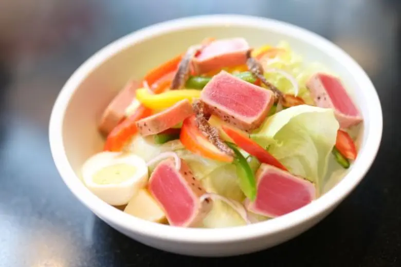 ยูโอบีชวน ชาคริต แย้มนาม UOB Dining Ambassador ชิมเมนูเด็ดต้องลองจากร้านดีน แอนด์ เดลูก้า กับแคมเปญ “มื้อนี้...ใช่เลย” โดยบัตรเครดิตยูโอบี