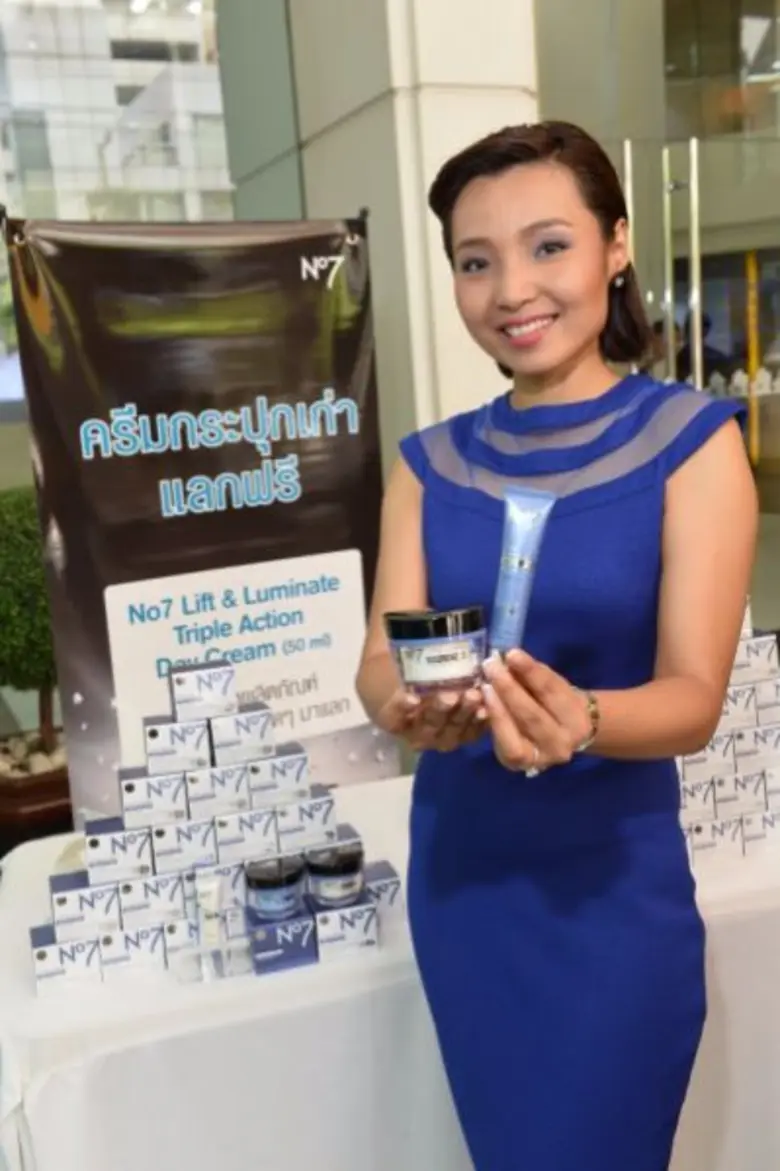 “นัมเบอร์เซเว่น” บุกออฟฟิศกลางเมือง! ท้าผู้บริโภคปลดล็อคผิวด้วยสุดยอดนวัตกรรม “No7 ลิฟท์ แอนด์ ลูมิเนท ทริปเปิล แอคชั่น สกินแคร์” ใหม่