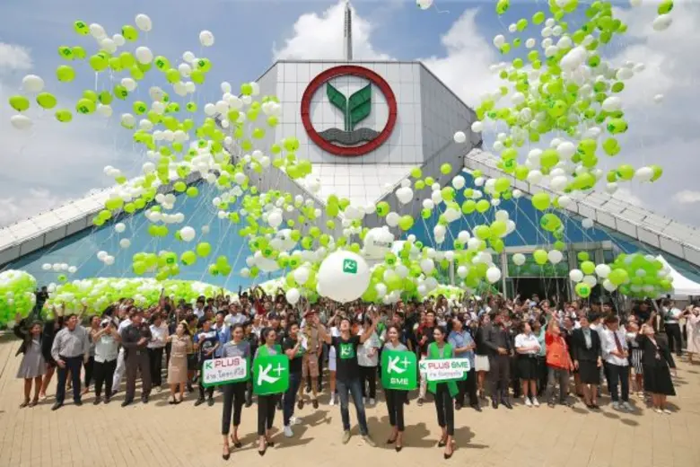 นายพัชร สมะลาภา รองกรรมการผู้จัดการอาวุโส...