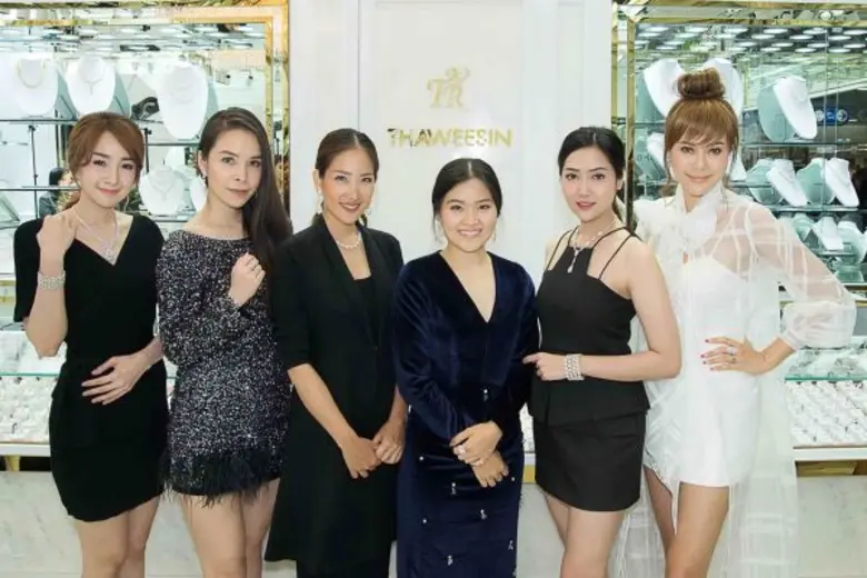 'เพชร' เป็นเครื่องประดับมาเนิ่นนานแล้ว บ่...