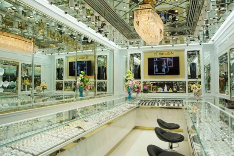 'เพชร’ สัญลักษณ์แห่งความงามสง่า ส่องประกายแวววาว...เจิดจรัส เสริมสีสันชีวิต