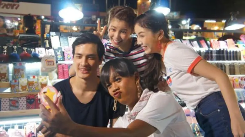 "#TEAMGIRL" รายการสุดฮอตของสาวๆ เสาร์นี้ ...