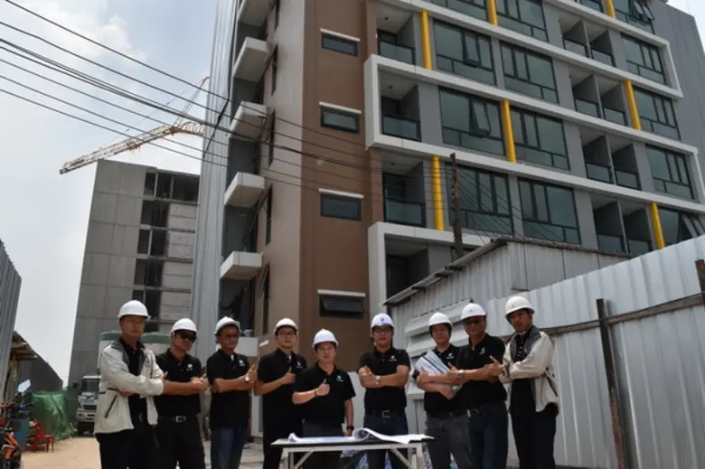ผู้บริหารและทีมวิศวกรโครงการ The Cube Naw...