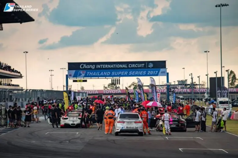 การแข่งขันรถยนต์ทางเรียบ ยิ่งใหญ่ที่สุดใน...