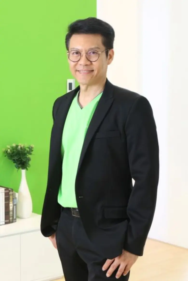 นายธนากร วงศ์วิเศษ รองประธาน ธุรกิจค้าปลี...