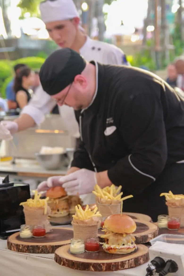 ฮิลตัน พัทยา คว้าแชมป์อเมริกันเบอร์เกอร์ ในการแข่งขัน The Great American Burger Competition
