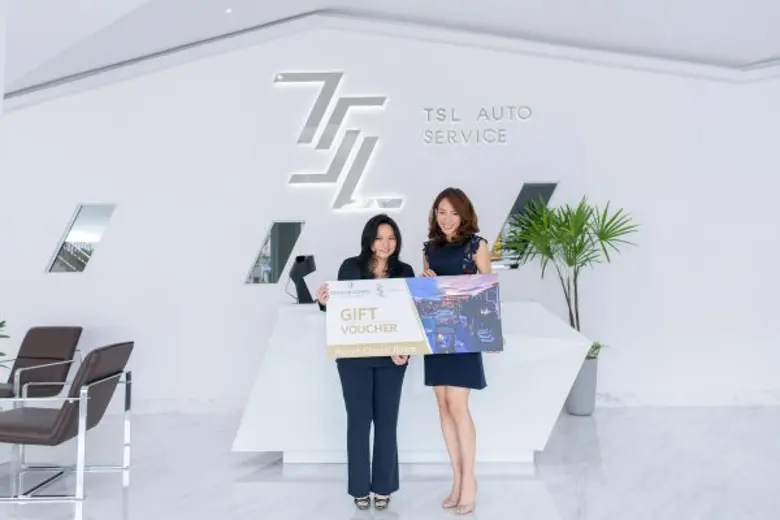 คุณสุรีย์ภรณ์ อุดมผลวณิช ประธานเจ้าหน้าที...