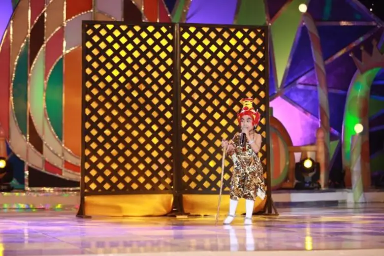 “น้องโนเกีย” เหนือชั้นแปลงร่างเป็น “ผู้หญิง” โชว์ลีลา “ลิเก” มัดใจ “แม่ยก” ทำเอา “เปิ้ล-มิค” ขำกลิ้ง