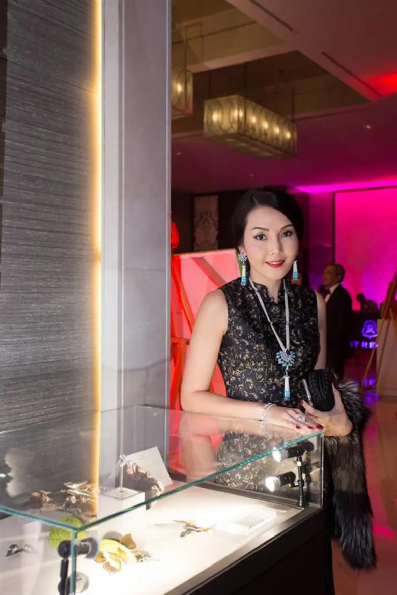 เป็นศรีภรรยาที่หาตัวจับได้ยากจริงๆ สำหรับ...