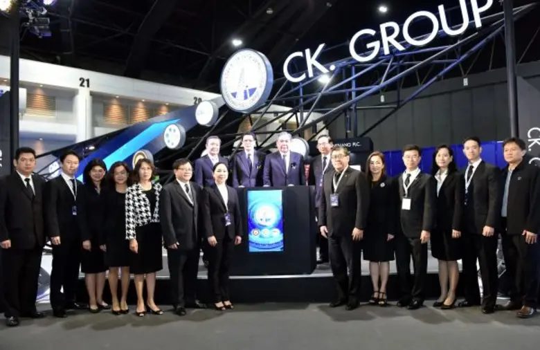 นายปลิว ตรีวิศวเวทย์ ประธานกรรมการบริหาร ...