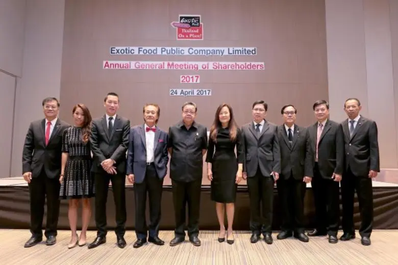 นายบรรพต หงษ์ทอง (ที่ 5 จากซ้าย) ประธานกร...